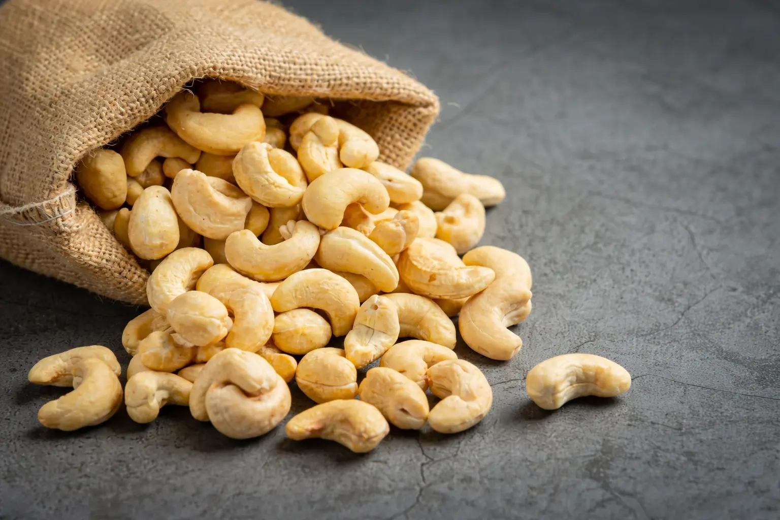 Premium Kashmiri Dry Fruits - Walnut Wala
