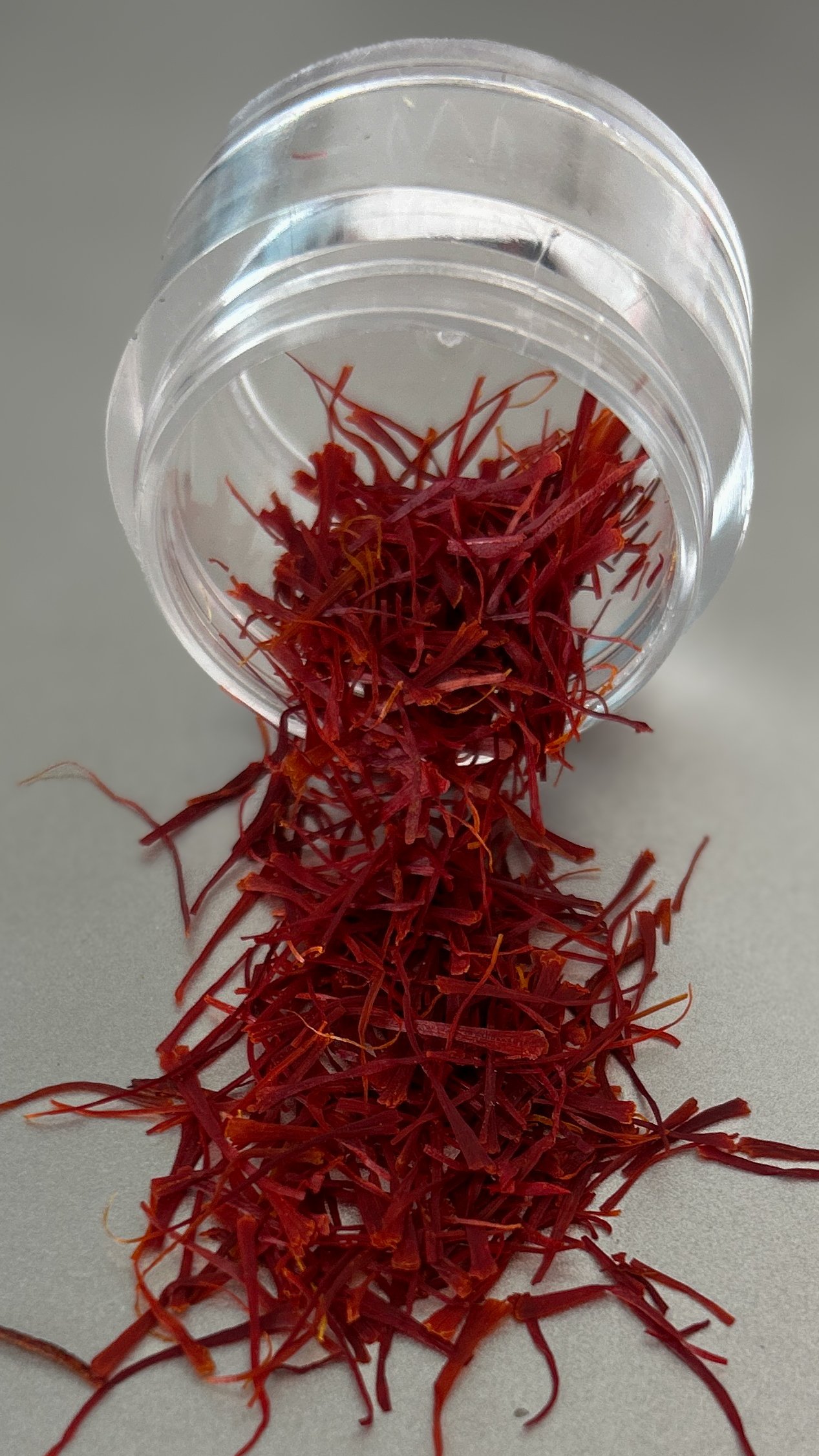 Premium Kashmiri Saffron (Kesar) – 100% Pure & Natural, Grade-A Quality. - Image 2 | Walnut Wala